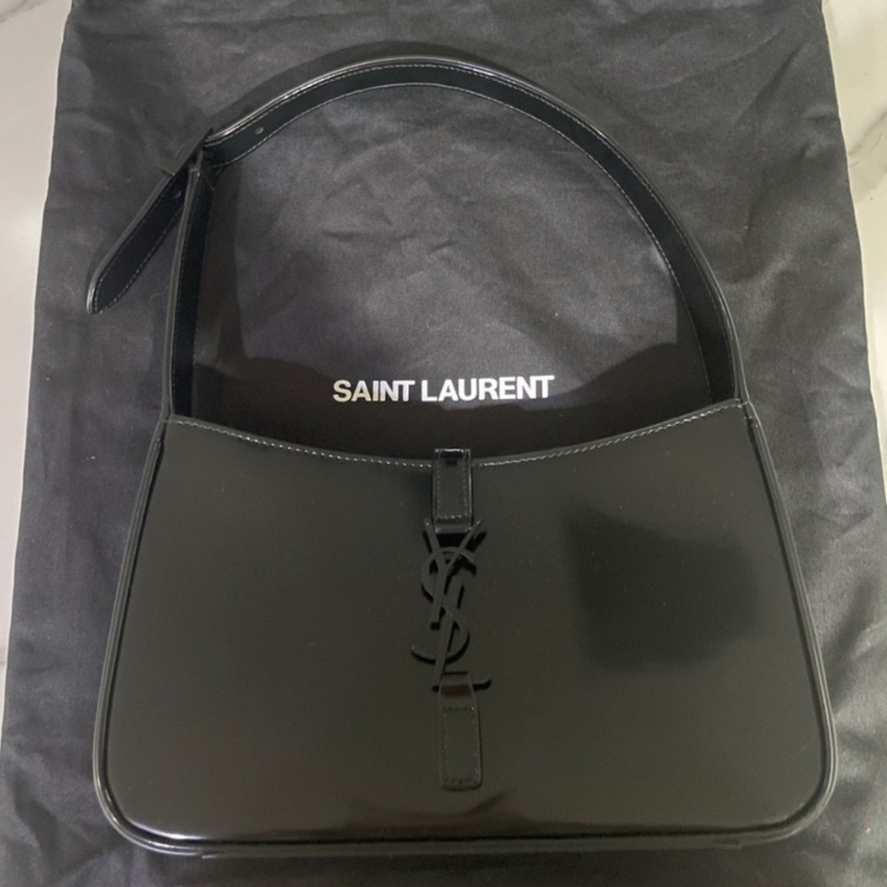 Saint Laurent Le 5 à 7 Hobo Bag in Patent Leather